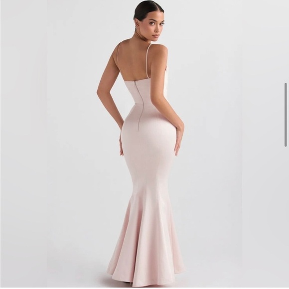 HOUSE OF CB 'Violette' Blush Satin Fishtail Gown - Picture 6 of 15